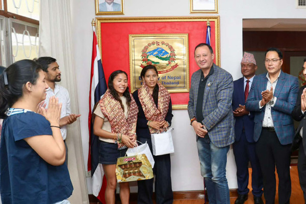 नेपाली धावकद्वय सनमाया र रनमायालाई थाइल्याण्डमा सम्मान